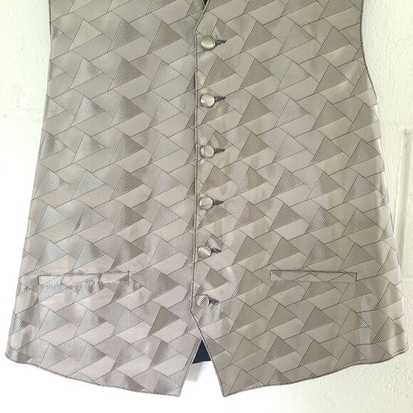 BACHRACH Geometric Pattern Shiny Silver Grey Suit Vest Size Medium 39-41 EUC!!! - Picture 4 of 9